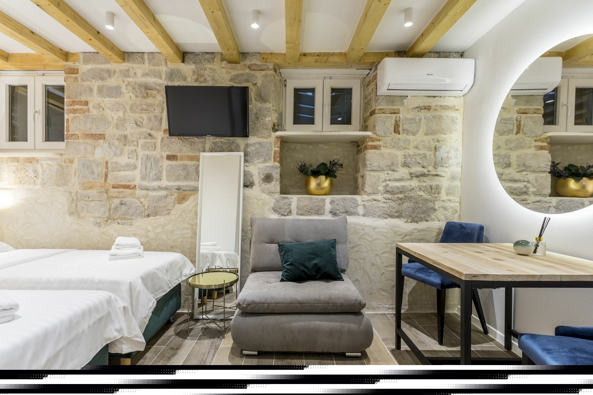 Miara Luxury Rooms สปลิท ภายนอก รูปภาพ